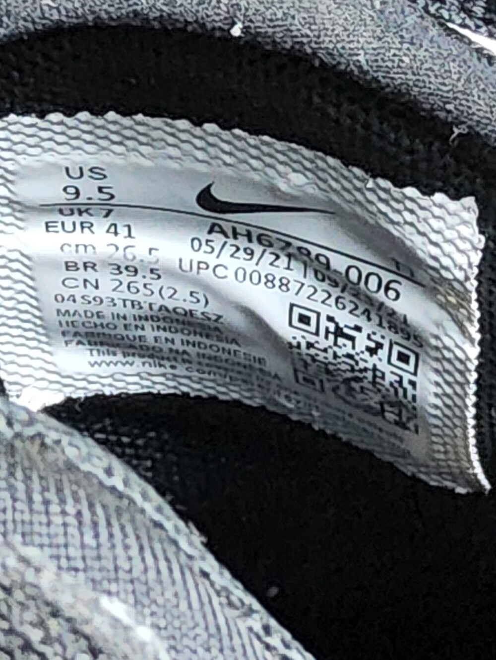 Nike Air Max 270 Triple Black Sneakers Shoes AH6789-006 Women's 9.5 - Picture 8 of 8